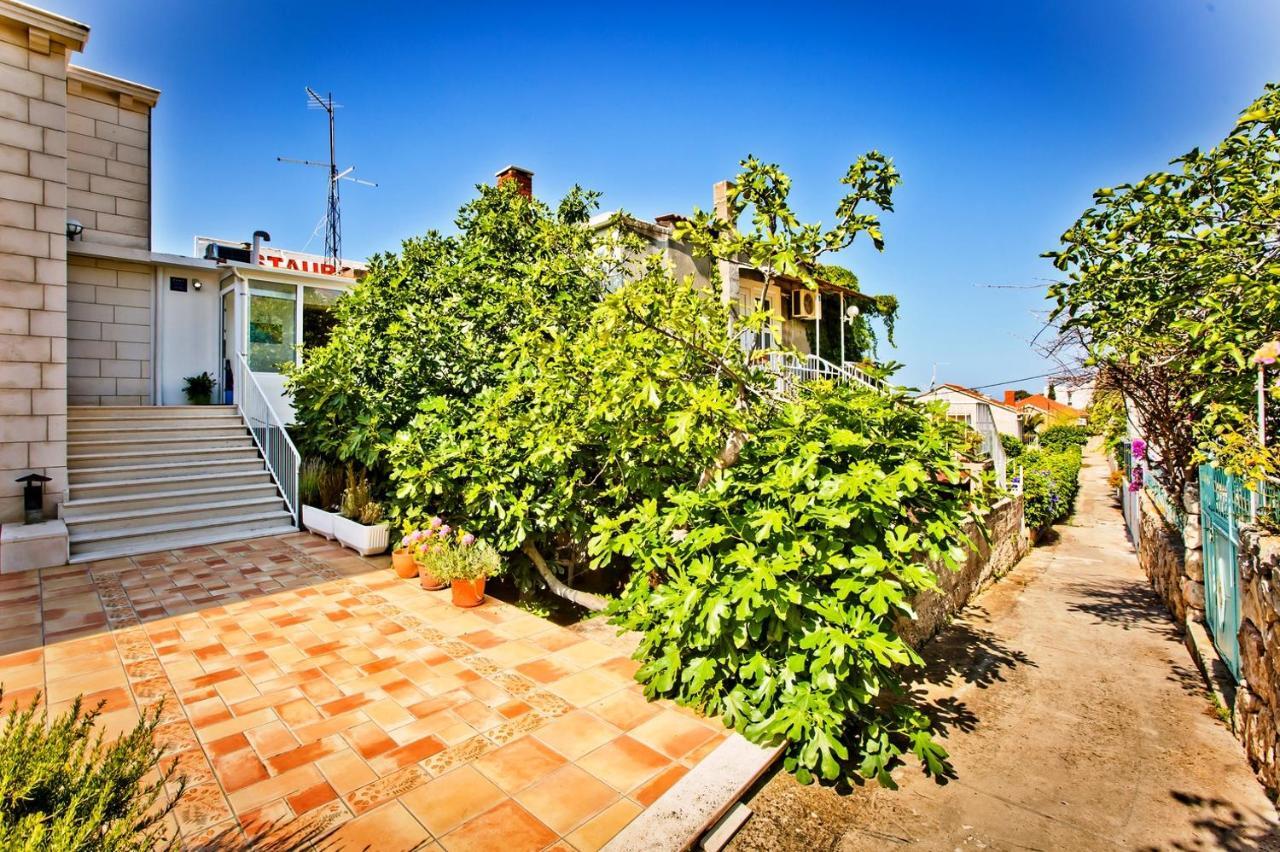 St. Nicholas Rooms Hvar Town Buitenkant foto